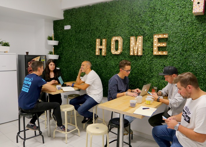 Cowork x700 1