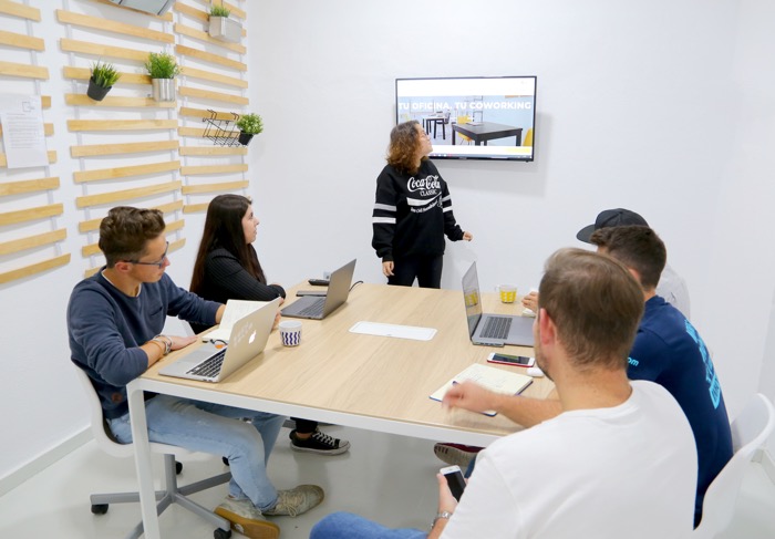 Cowork x700 6